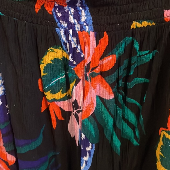 Off the Shoulder Smocked Floral Top - Picture 2 of 5